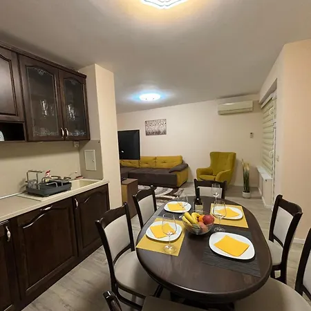 Grand Bogoridi - Center Near To Sea And Sea Garden Апартамент