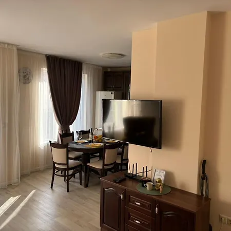 Grand Bogoridi - Center Near To Sea And Sea Garden Apartment
