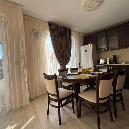 Апартамент Grand Bogoridi - Center Near To Sea And Sea Garden